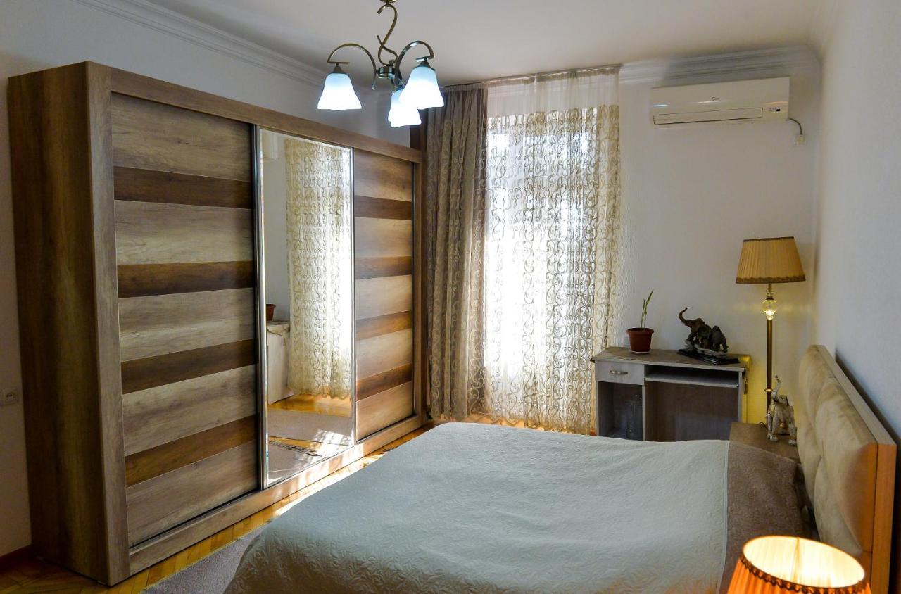 Apartment On Rustaveli Avenue Kutaisi Exteriér fotografie