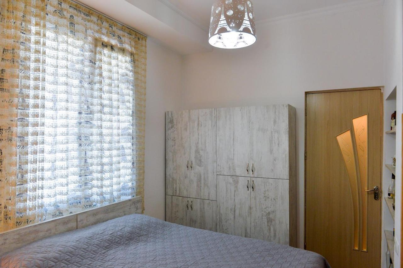 Apartment On Rustaveli Avenue Kutaisi Exteriér fotografie