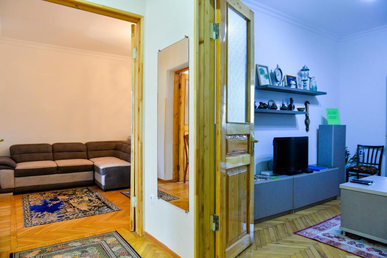 Apartment On Rustaveli Avenue Kutaisi Exteriér fotografie